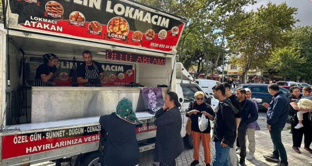 arabeskin yildiz ismi gullu icin lokma dagittilar PSkJzDdY