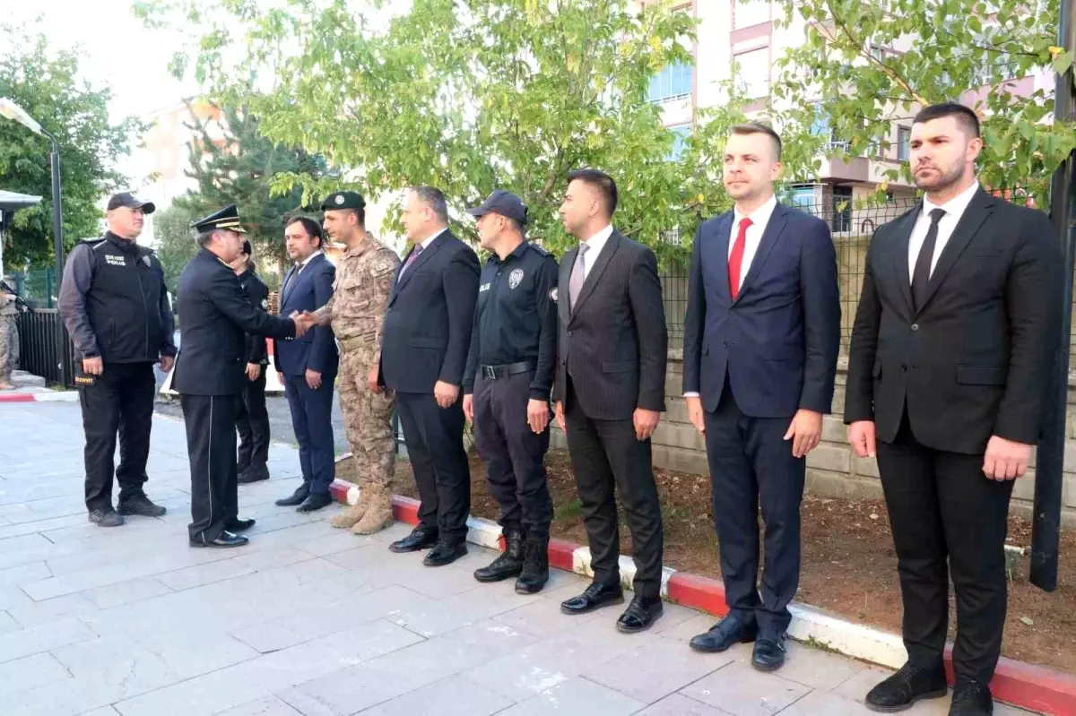 ardahan emniyet muduru oguz tuzun goreve basladi sE4LfL77