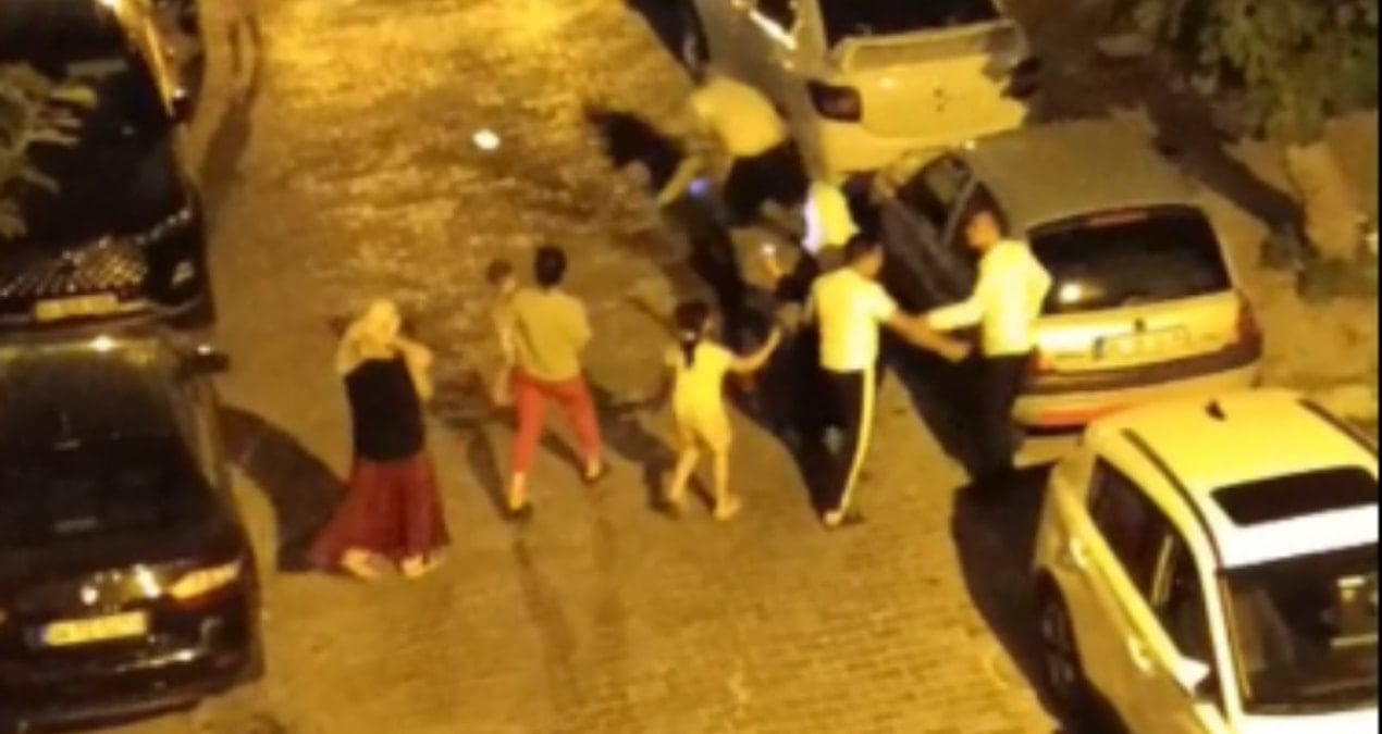 komsularin park yeri kavgasi tek yumrukla yere yigildi Yzwu5Cpk