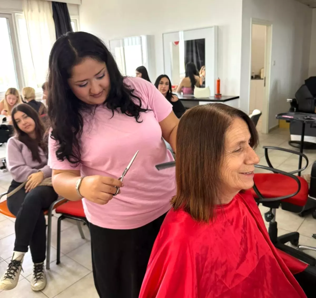 yakin dogu universitesinden meme kanseri farkindaligi etkinligi SvWeXCCu.jpg