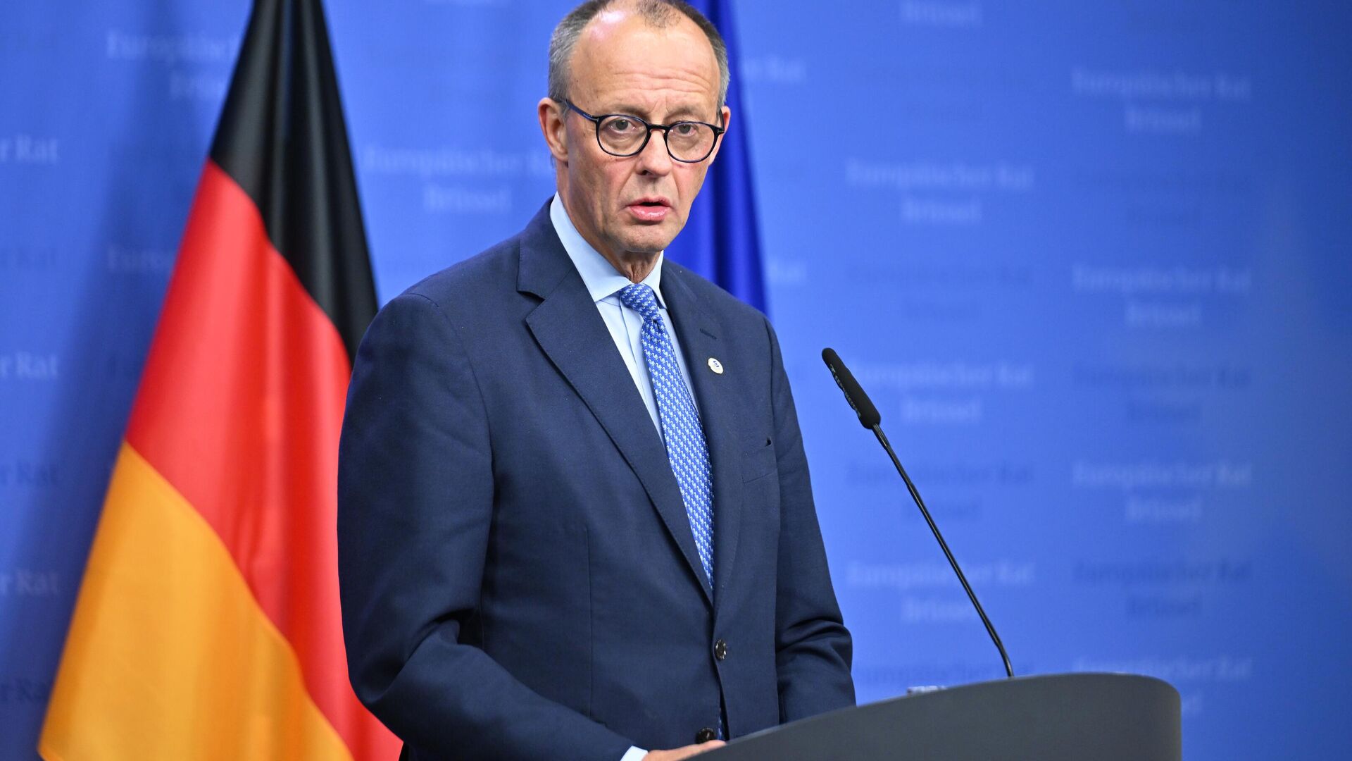 almanya basbakani merz suriyelilerin evine donmesini istiyor RFsLa5Sb.jpg