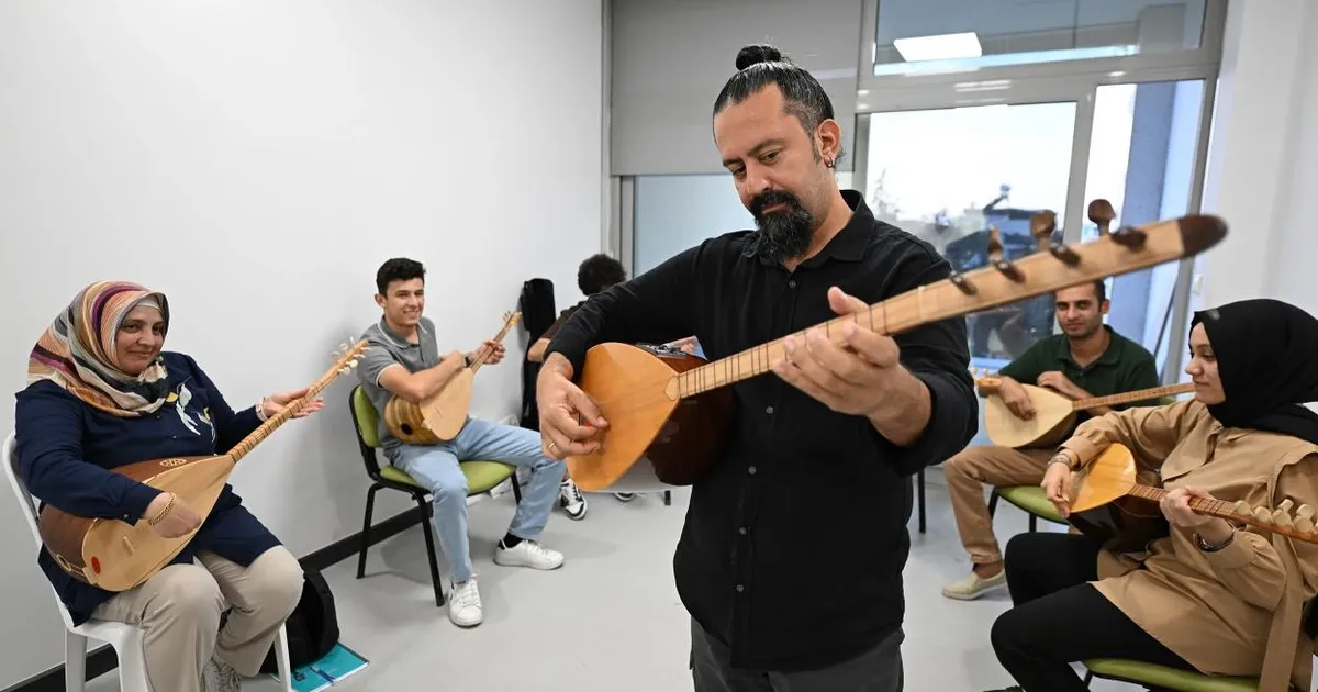 mersinde ucretsiz enstruman kurslarina yogun ilgi OsjZHbjF.webp