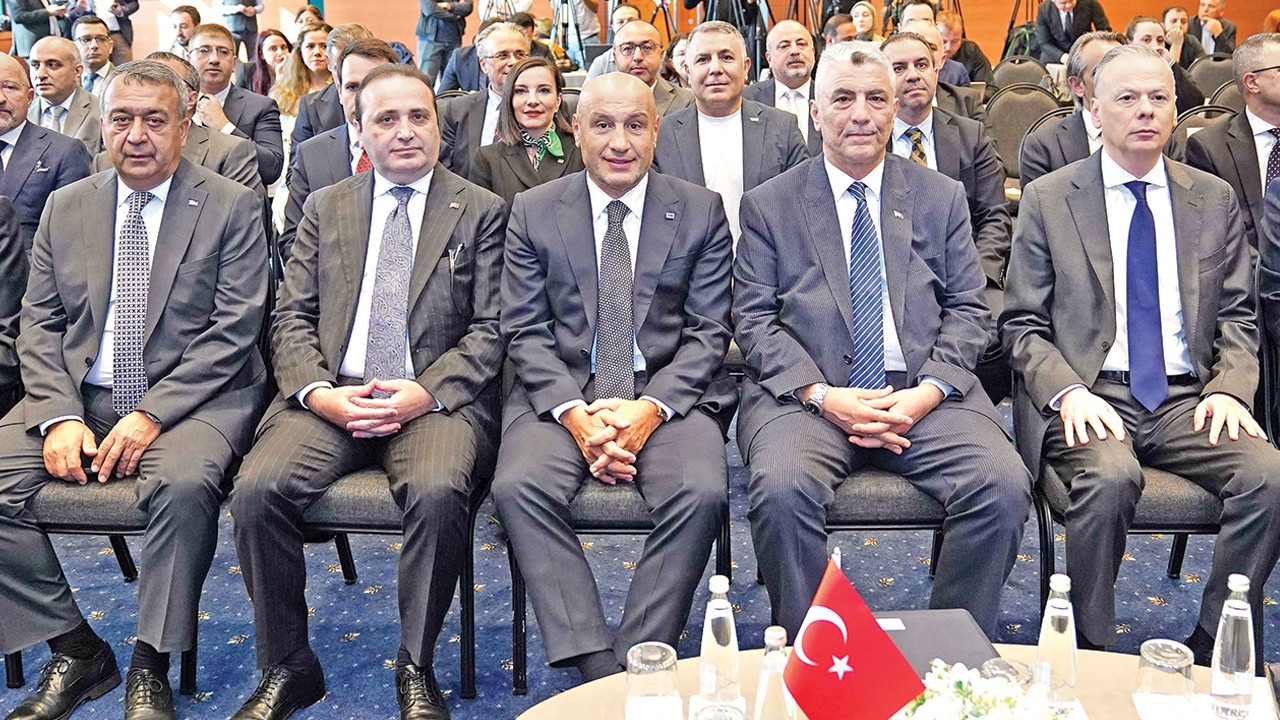 otomotivin liderliginde ekim ihracati 24 milyar dolar 7NOtezgw.jpg