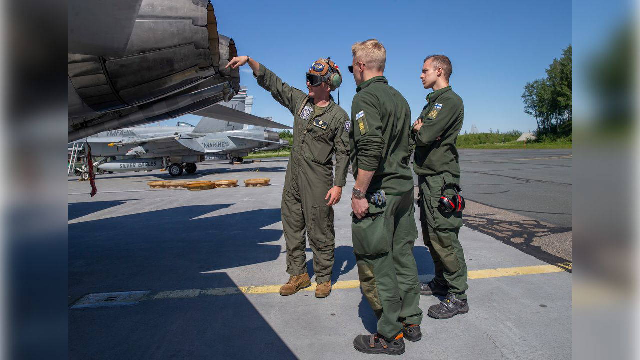 Finlandiya’da Pilot Adaylarının Tartışmalı Uçuş Çizimi Disiplin Süreci Başlattı