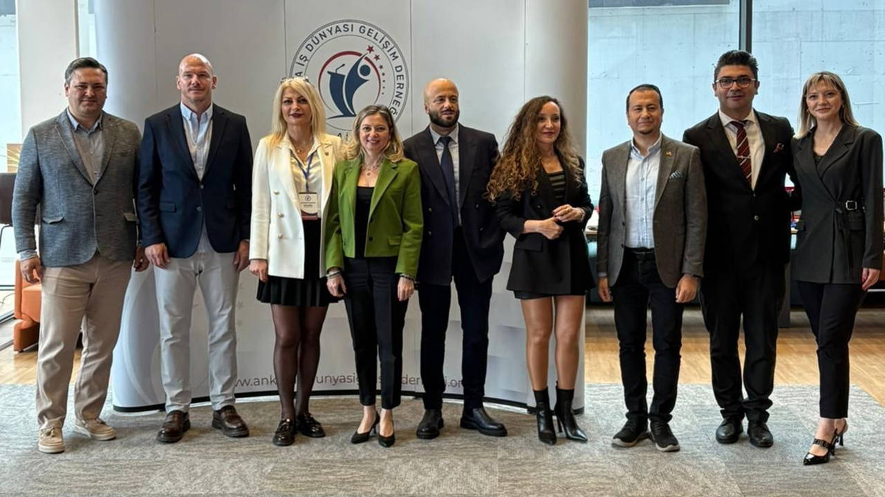 Ankara’da Kariyer Gelişimi ve Liderlik Zirvesi Gerçekleştirildi