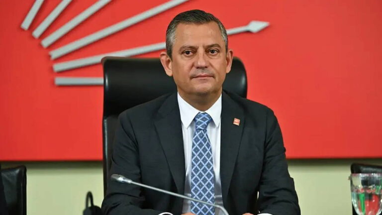 ozgur-ozelden-sirri-sureyya-onder-icin-anma-mesaji-B9uKvK9i